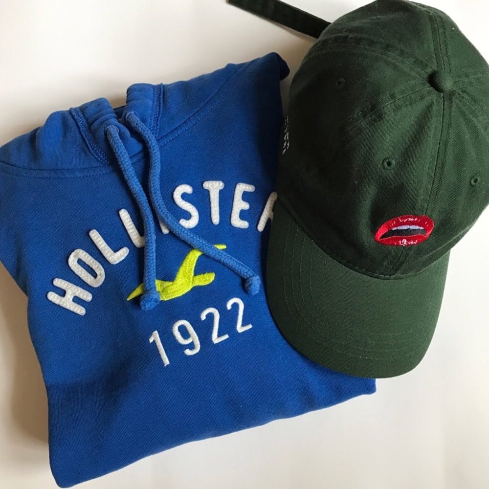 Hollister • Pullover Logo Hoodie